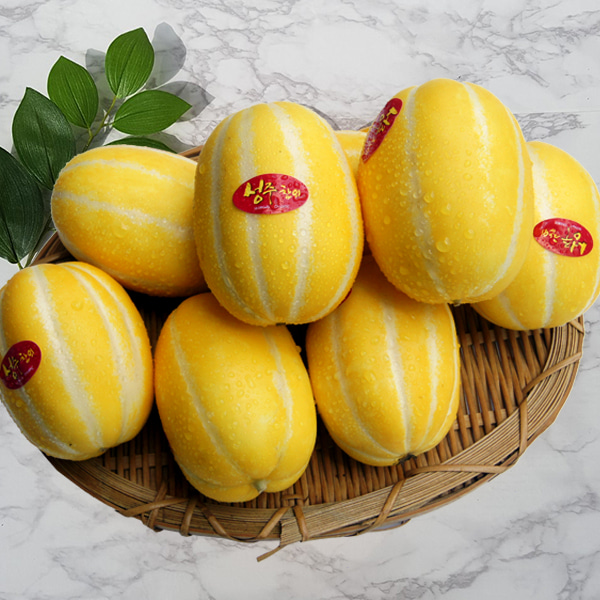 핵가성비 좋은 빛고을장터 국내산 성주참외 꿀참외 1.5kg 꼬마참외, 1box, 성주 참외 2kg (9~11과내외) 꼬마참외 추천합니다 핵가성비 좋은 빛고을장터 국내산 성주참외 꿀참외 1.5kg 꼬마참외, 1box, 성주 참외 2kg (9~11과내외) 꼬마참외 추천합니다