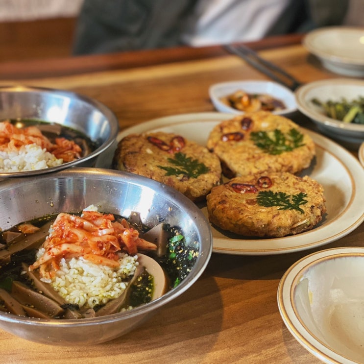  대부도 맛집 - 직접 쑨 도토리묵 + 두툼한 녹두전 / 시골묵집