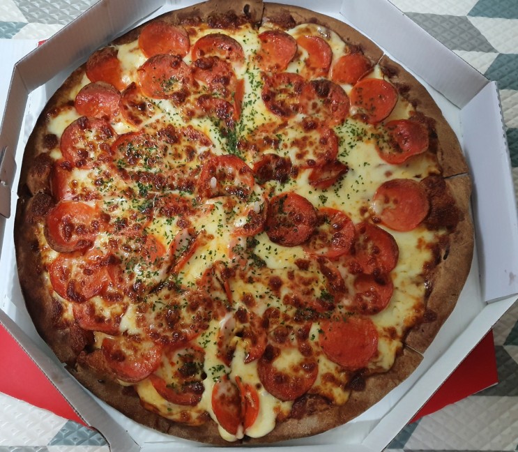 [솔직후기] 피자이딸리아나의 페파로니가득 피자 (분당점)