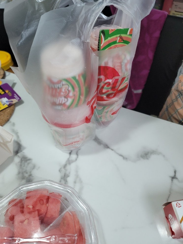  수박 맛집이라더니 때아닌 마약핫도그 맛집 쥬씨! feat. 수박도시락