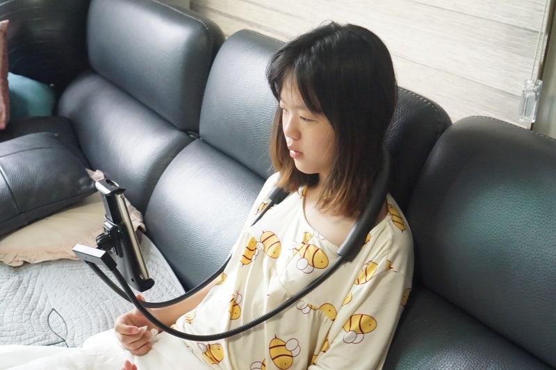 어디서나 두손 자유롭게 스마트폰 생활~ 스마트폰 자바라 거치대