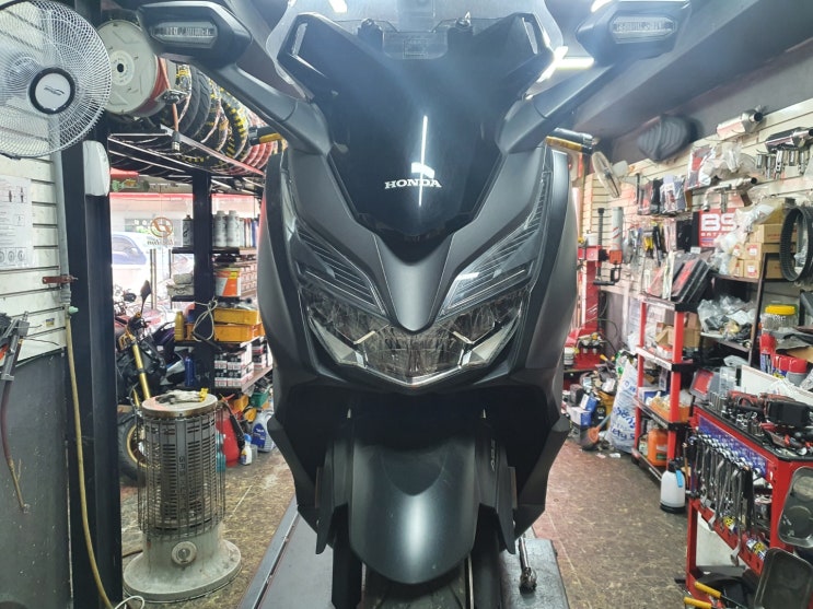  포르자300 FORZA300 구동계점검 에어필터 교환 우일 위니리어58리터 탑박스 장착