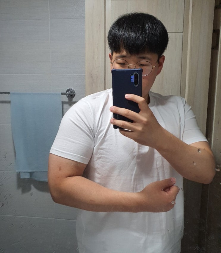  남자머슬핏반팔 팔뚝이 큰 사람에게 추천