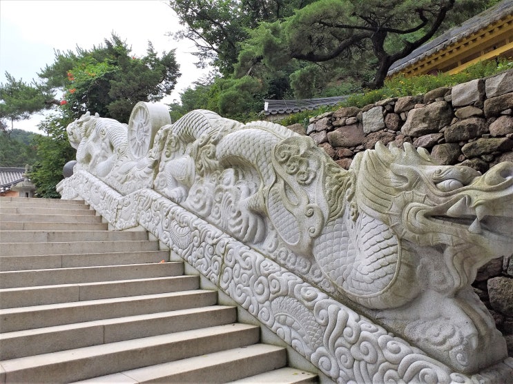  북한산 자락의 아름다운 사찰.  은평구 삼천사(三千寺)