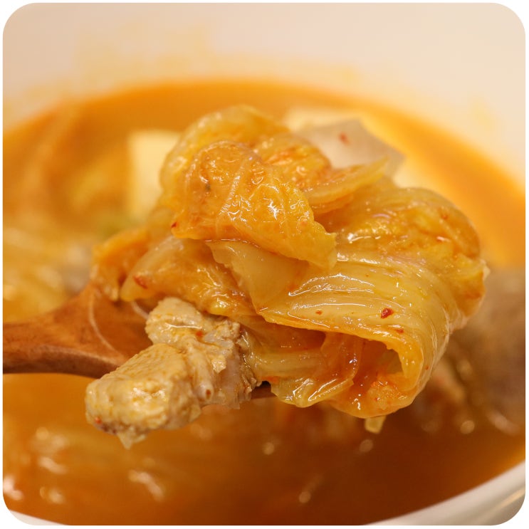 국산김치로 만든 왕릉골김치찌개로 돼지김치짜글이를!