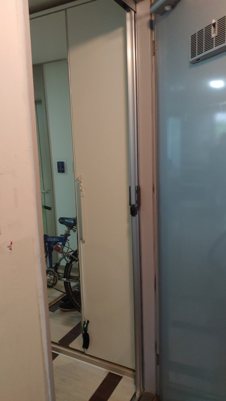 [1년 전 오늘] 익산방충망 모헌동 배산휴먼시아5단지 현관 자동롤방충망 설치