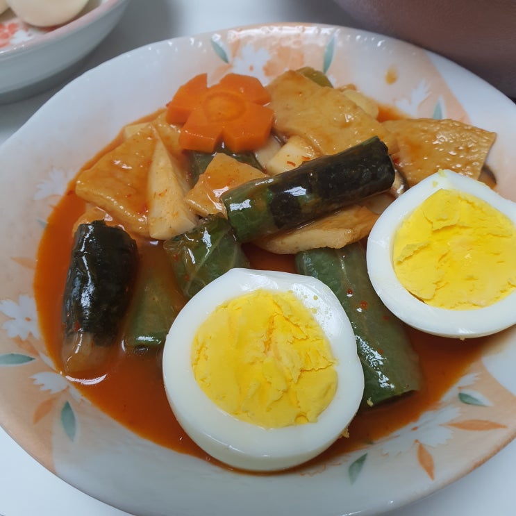  재미있는 식감의 라이스페이퍼떡볶이
