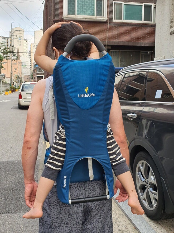 유아캐리어 올인원아기띠 리틀라이프 유아등산캐리어 가벼워서 좋아요
