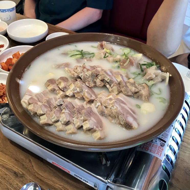  도가니수육보쌈 진한 국물이 매력적인 청당동 79네수육국밥과철판 / 천안식후감