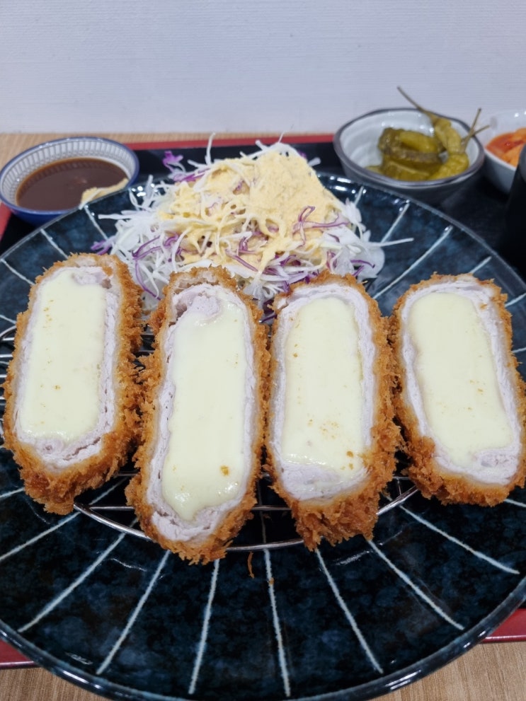  신내동 돈가스 맛집 돈가츠요 치즈 돈가스 먹기