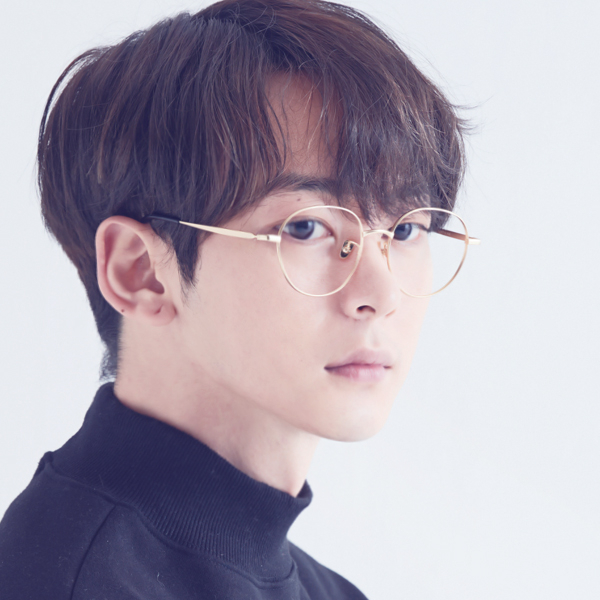 많이 팔린 멜라크메 남여공용 라운드 베타 티타늄 안경테 좋아요 많이 팔린 멜라크메 남여공용 라운드 베타 티타늄 안경테 좋아요