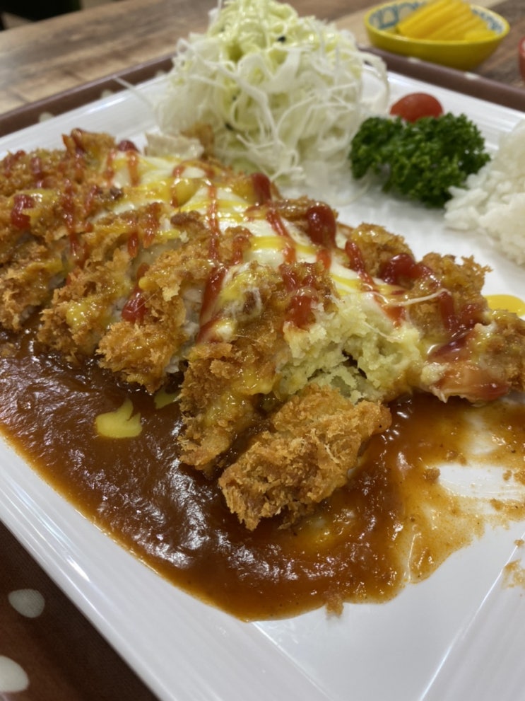  부산 송도해수욕장 고구마치즈돈까스 맛집 // 동녘돈까스