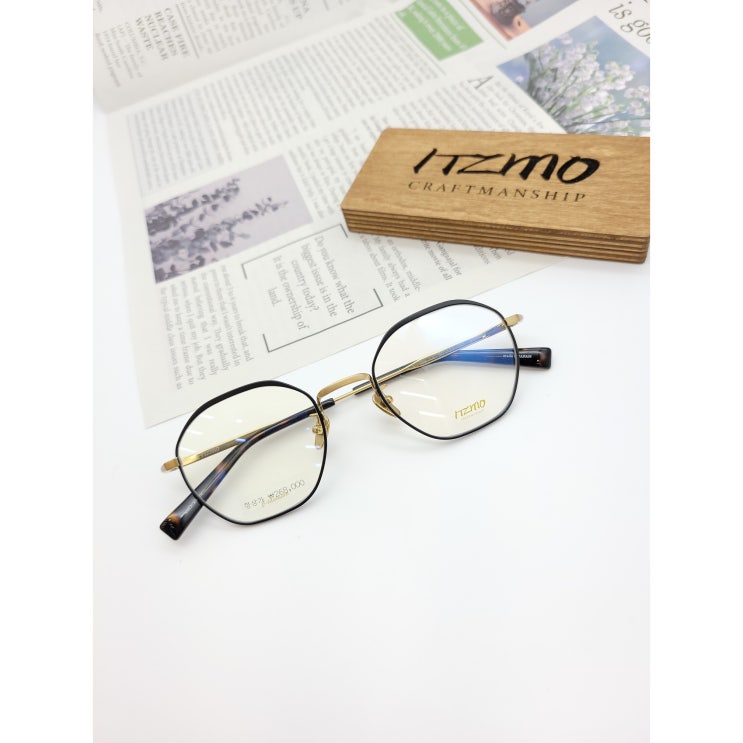 인기있는 ITZMO 10g 가벼운 티타늄 다각형 안경테 마스터 MASTER C4 패션 마노모스 이츠모안경 좋아요