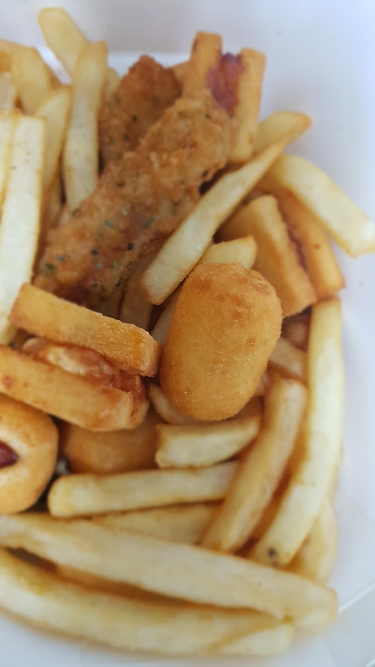  걸작 떡볶이 치킨 주문해서 맛있게 먹었답니다
