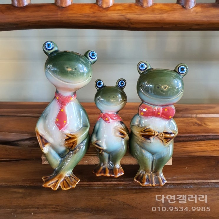 [다연갤러리] 도자기 청개구리 인형 / 개구리 홈 카페 실내 인테리어 풍수 장식 소품 집들이선물 개업선물 충주
