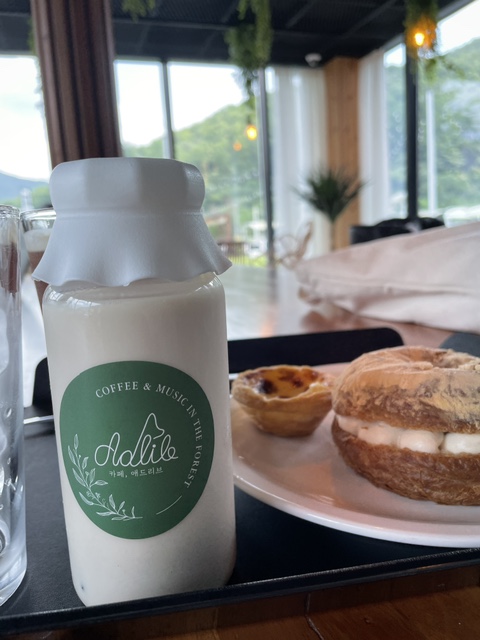  치톤피드 가득한  전주한옥마을카페 / 전주객사놀거리 애드리브카페