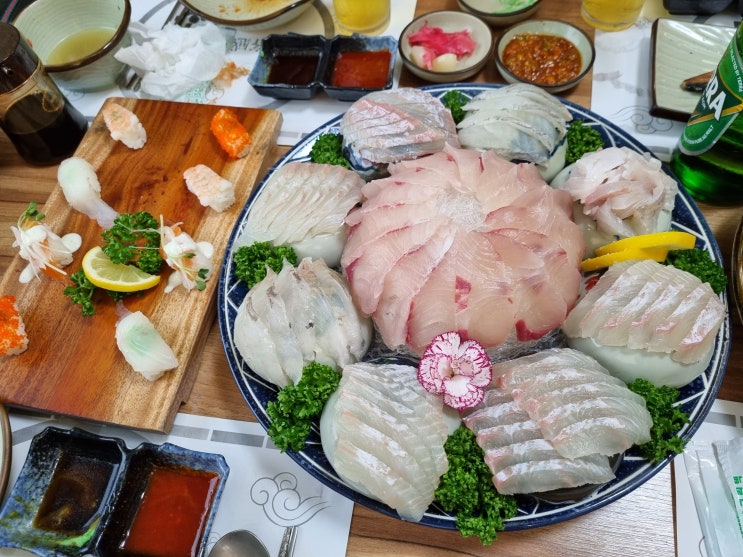  강릉 출장, 맛집 방문기 - 막국수, 짬순, 커피콩빵, 회