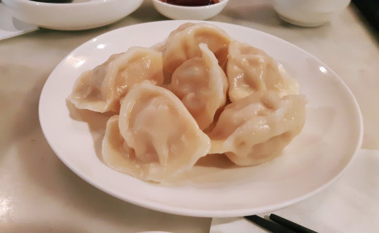  [맛집] 삼창교자 @신사역·가로수길 (#만두 삶거나찌거나굽거나 #우니만두 #지탕면 #마라탕면 )
