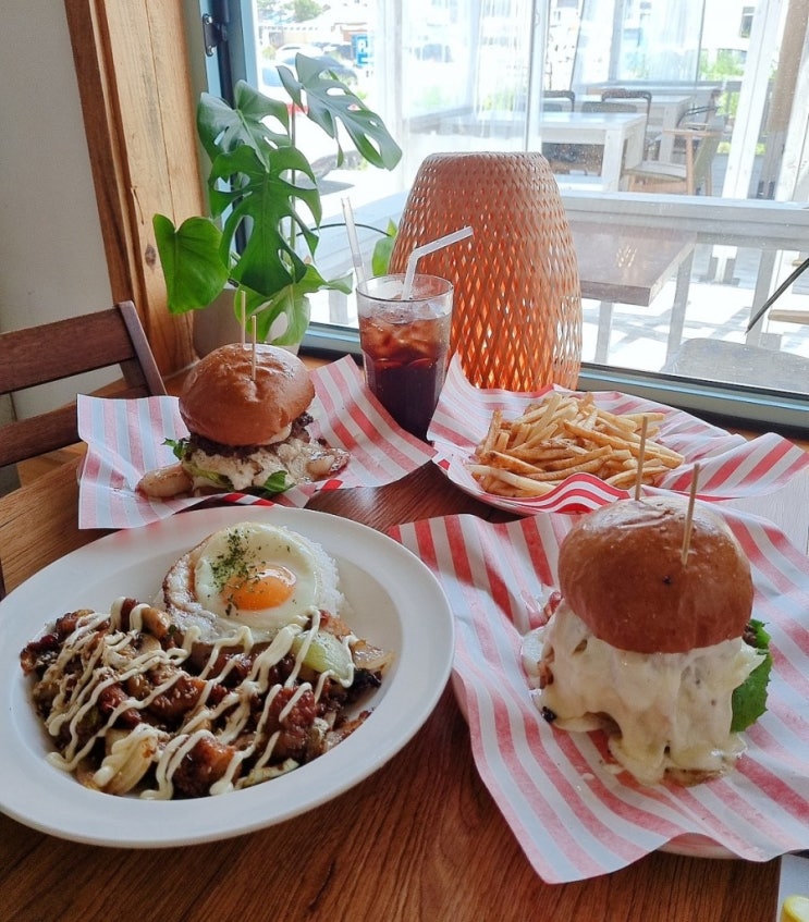  강릉 맛집_[피터콤마] 안목해변 수제버거집