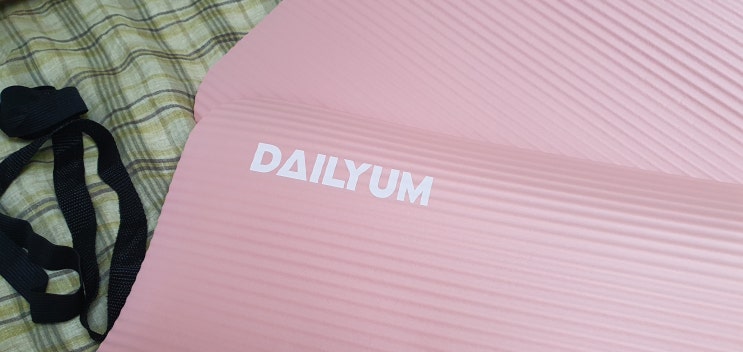  10mm 미끌림없이 폭신한 요가매트추천