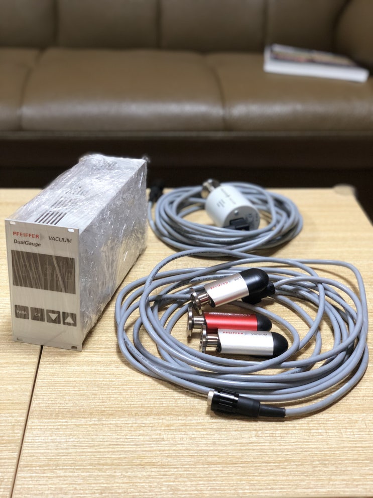  진공종합상사_PFEIFFER VACUUM DUAL GAUGE(파이퍼베큠 듀얼 게이지)