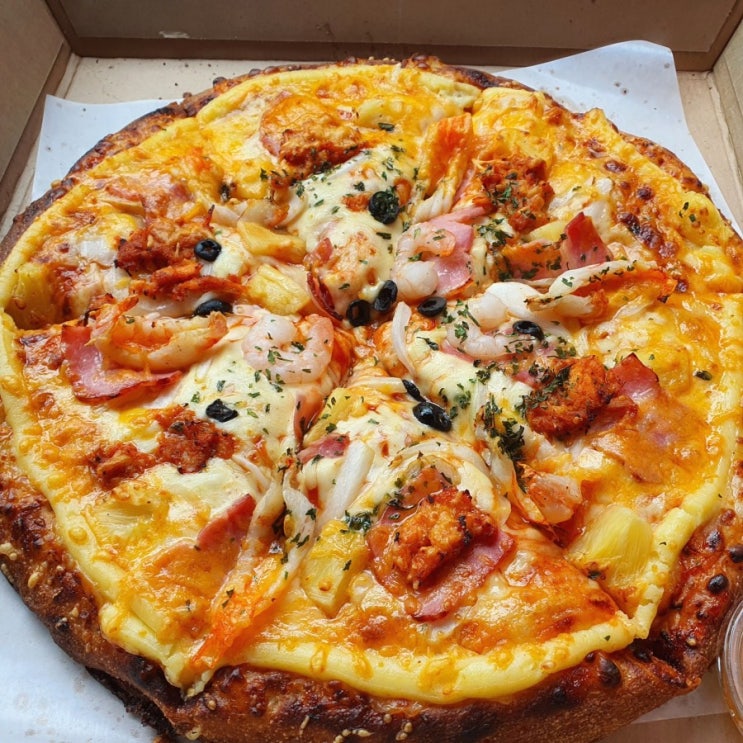  찐 맛있는 피자 발견! 이마트 트레이더스 피자  허니썸머피자 추천!! , 그리고 이마트 주가는 덤
