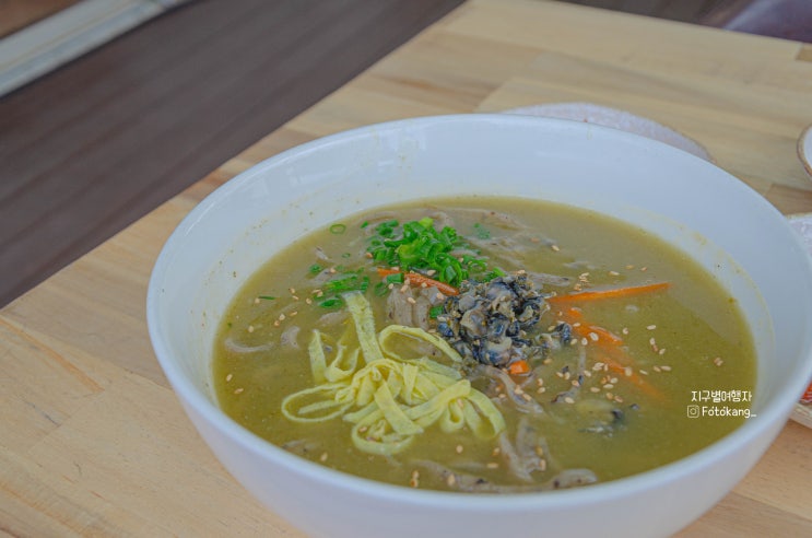  [칼국수 맛집] 제주도 한림 바당길에서 국수 한그릇 했습니다.  한림 가면 꼭 먹어야 할 음식입니다. c