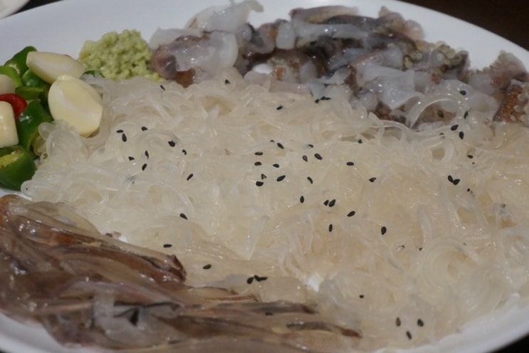  대구 오징어회 맛집 '잘떳다 산오징어' 본리점