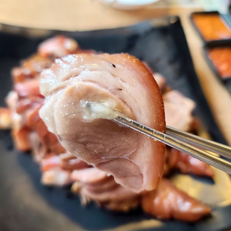  강남구청역 맛집, 팔당족발&보쌈 (칼국수서비스,연예인단골집,논현동맛집)
