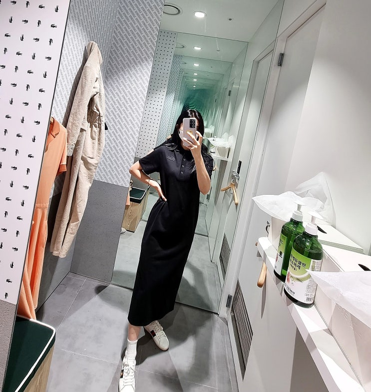 라코스테 롱원피스 다양하게 피팅한 후 블랙 컬러로 선택! 라코스테 롱원피스 다양하게 피팅한 후 블랙 컬러로 선택!