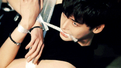  음란마귀는 동서양을 가리지 않아요 / 남자 배우 가수 모델 움짤 모음집.zip / 복근 장골 어깨 좋아하시는 분 계신가요