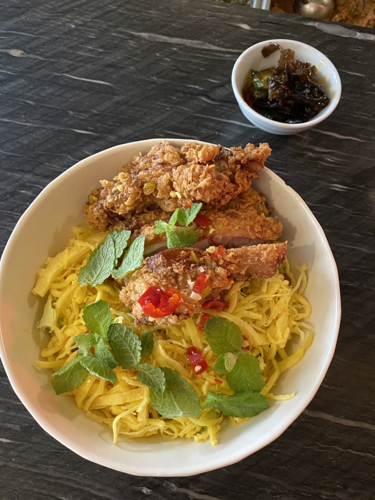  성수동 맛집 :: 홍콩 느낌 가득한 이색 덮밥집 @시옹마오