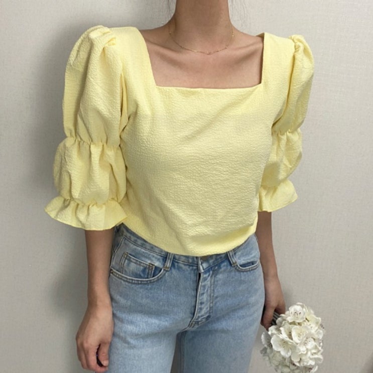 리뷰가 좋은 슈잼마켓 / 폭신폭신 스퀘어넥 퍼프소매 프릴 블라우스 좋아요 리뷰가 좋은 슈잼마켓 / 폭신폭신 스퀘어넥 퍼프소매 프릴 블라우스 좋아요