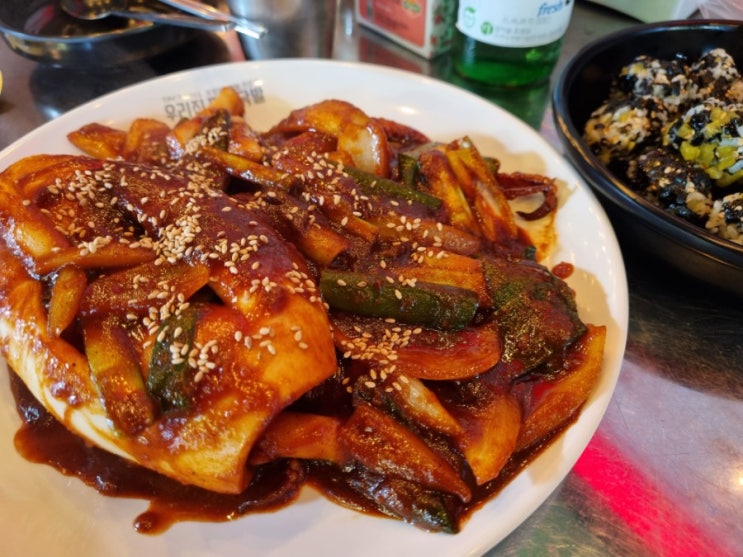  매운 오징어볶음 맛집 : 우리집 팔당닭발 목동점