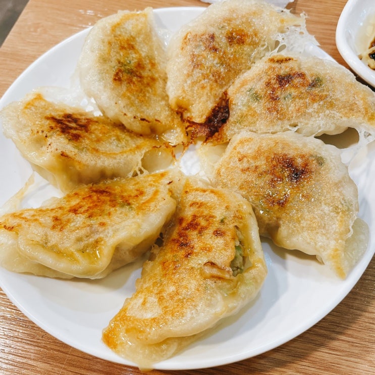  [산본역 맛집] 산본 명물.. 김연아 차은우.. 그리고 빙화만두 / ‘빙화만두집’ 옥수수쫄면, 빙화만두, 샤오롱바오 후기