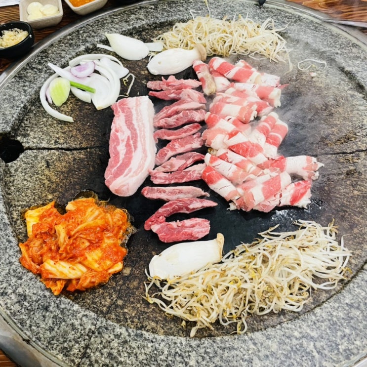  상현동 맛집 돌풍 돌구이 돌판에 구워먹는 고기맛집!