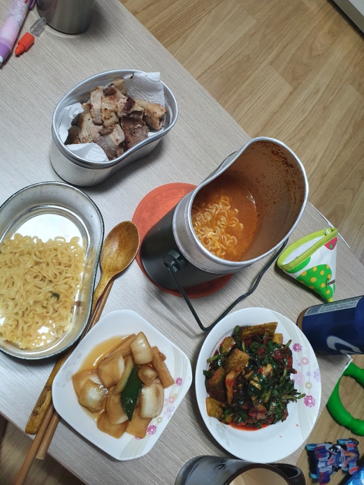  반합라면으로 즐기는 저녁 만찬