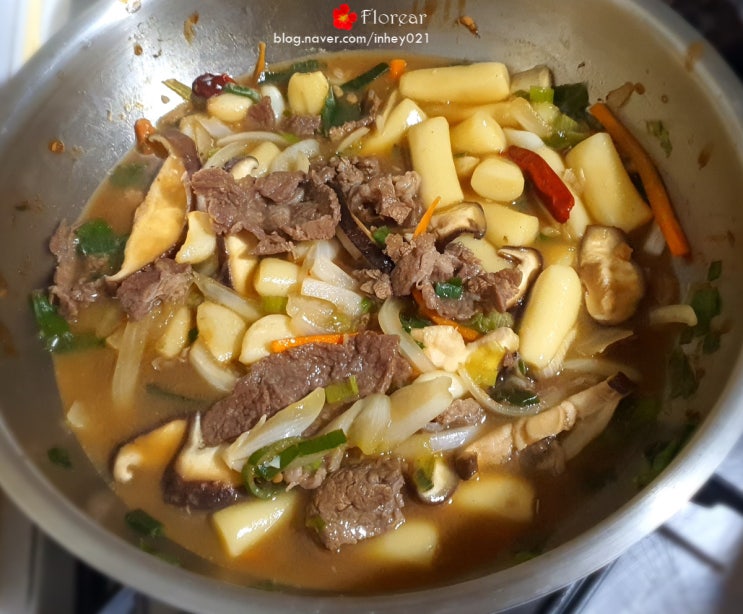 간단밀키트 잇츠온 소불고기 궁중떡볶이 단짠단짠 간단밀키트 잇츠온 소불고기 궁중떡볶이 단짠단짠