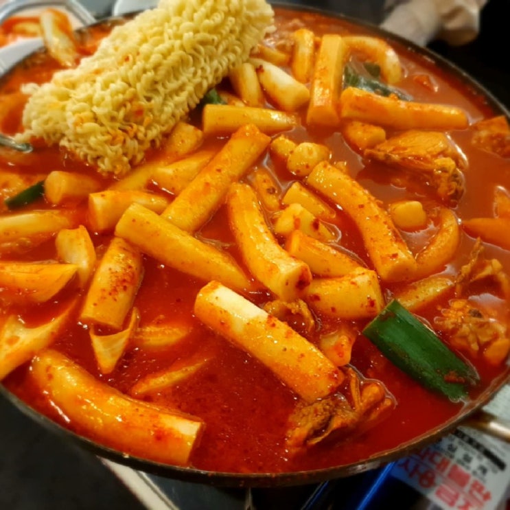  닭도리탕과 떡볶이의 만남 "떡도리탕" | 강남역 맛집