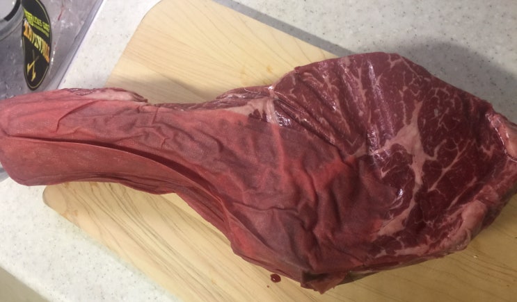 토마호크(Tomahawk) 스테이크 고기 굽기