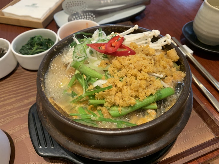  제주 나인브릿지 레스토랑 - 해물뚝배기와 룸서비스