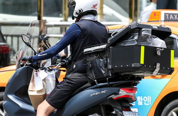 "오토바이 보험료 내려달라"…배달노동자들, 전국서 서명운동