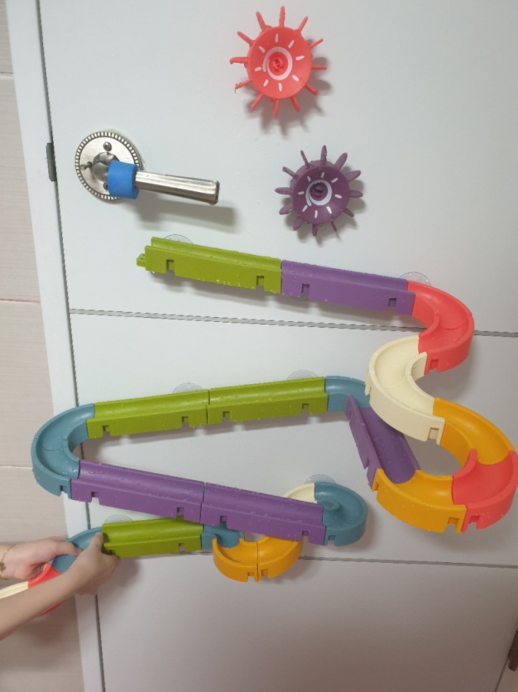 [6세 아이 장난감]집에서 즐기는 워터 슬라이드!!