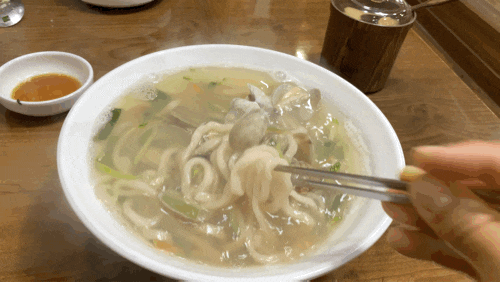  변함없는 맛! 여름은 영등포 콩국수 [서민준 밀밭] 직접 맷돌로 같은 콩 국물은 찐!