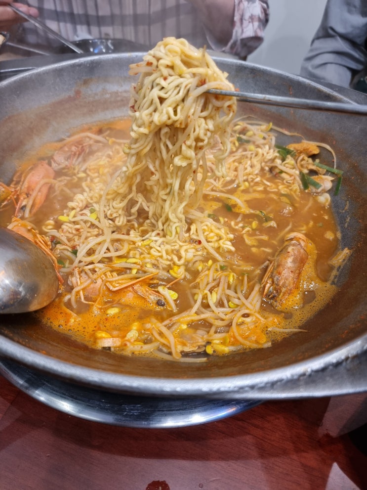  제주도 맛을 서울에서~현대백화점 지하 삼성혈해물탕, 홍대역 짚신매운갈비찜