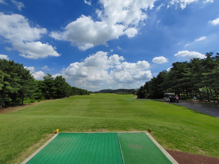 [경기/성남]성남공군체력단련장(1번홀~4번홀): 평지형 넓은 페어웨이, 느린 속도의 포대 그린, 서울에서 가까운 가성비 좋은 골프장. 추첨 방식으로 운이 좋아야 갈 수 있는 골프장
