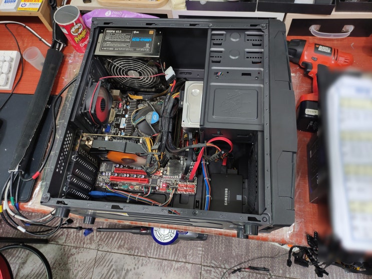  게임 30분 후에 렉걸리는 컴퓨터 (A computer that's lagging in half a game.)
