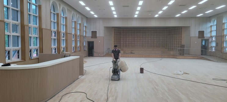  용남중.체육관마루샌딩공사. 라인마킹.[거송마루]