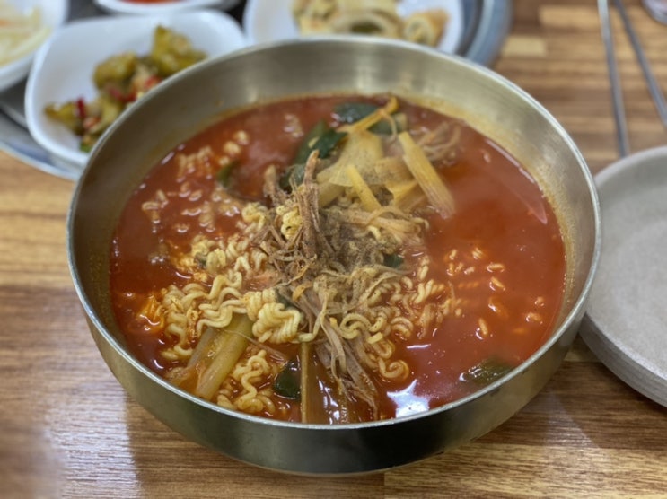  [연수동맛집]반찬이 정갈하고 육칼 육라가 맛있는 역전식당