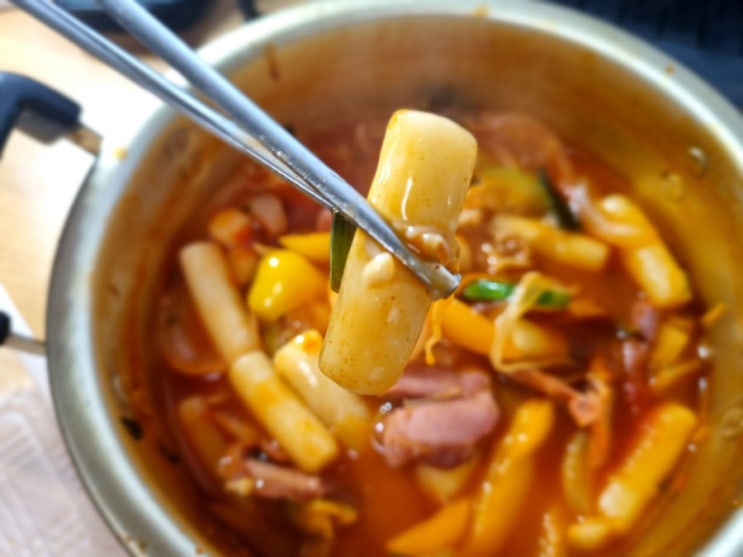 롯데마트 경주 미정당 국물 떡볶이(즐거운동행) 후기, 떡에 맛이 덜베이네요 ㅠㅠ 롯데마트 경주 미정당 국물 떡볶이(즐거운동행) 후기, 떡에 맛이 덜베이네요 ㅠㅠ